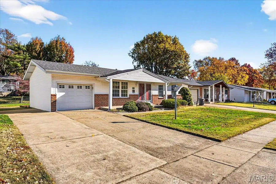 575 Candle Light Lane, Hazelwood, MO 63042 - Image #2