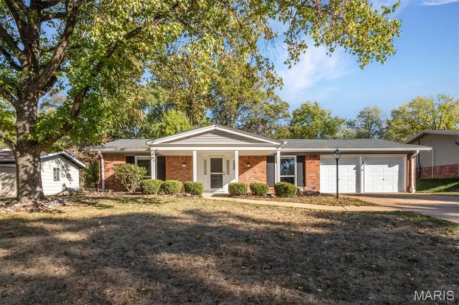 108 Old Oaks Drive, Ballwin, MO 63011 - Image #2