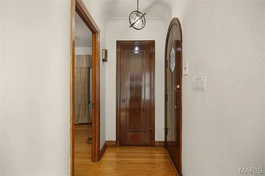 6147 Adkins Avenue, Saint Louis, MO 63116 - Image #2