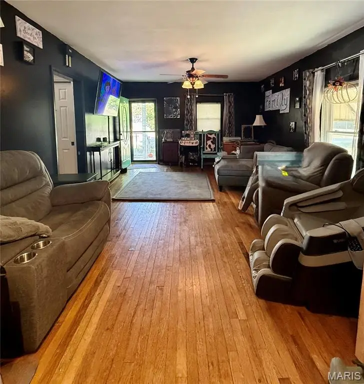 405 N Vine Street, Nokomis, IL 62075 - Image #3