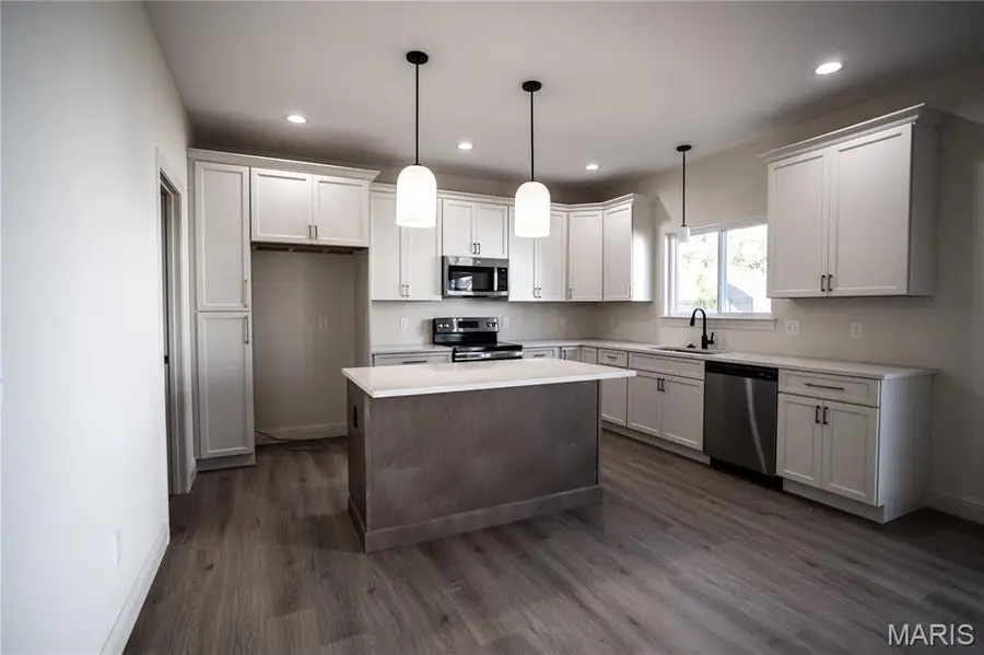 711 Mosely Court, Fenton, MO 63026 - Image #2