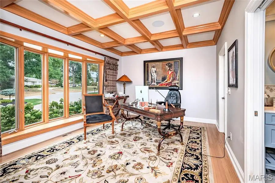 28 Ladue Meadows Meadows, Creve Coeur, MO 63141 - Image #3