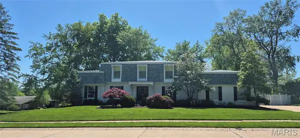 15166 Chamisal Drive, Chesterfield, MO 63017