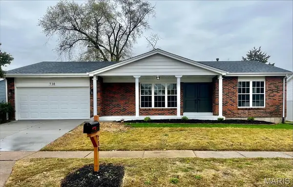 738 Waterfall Drive, Florissant, MO 63034
