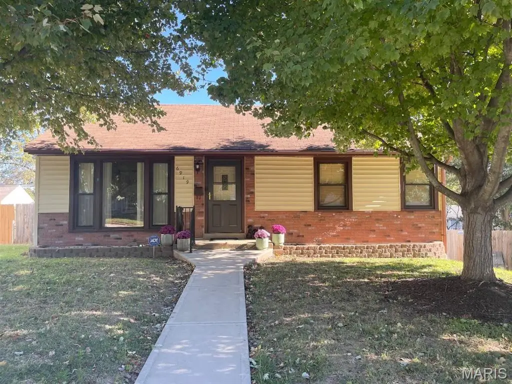 6919 Greenholly Drive, Affton, MO 63123 - Image #1