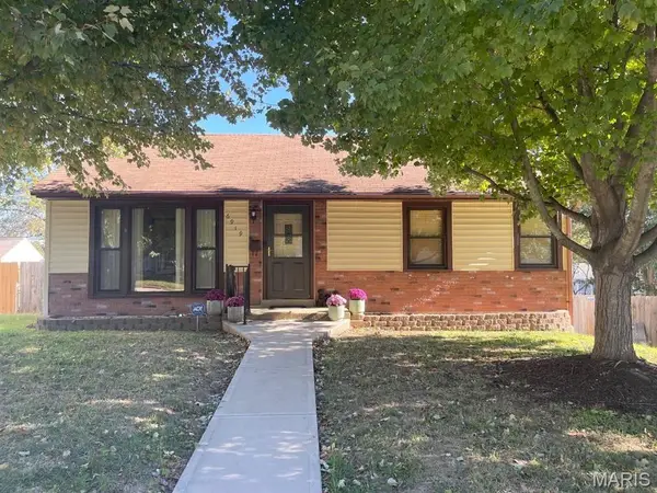 6919 Greenholly Drive, Affton, MO 63123