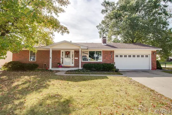 2401 Crislisa Drive, Alton, IL 62002