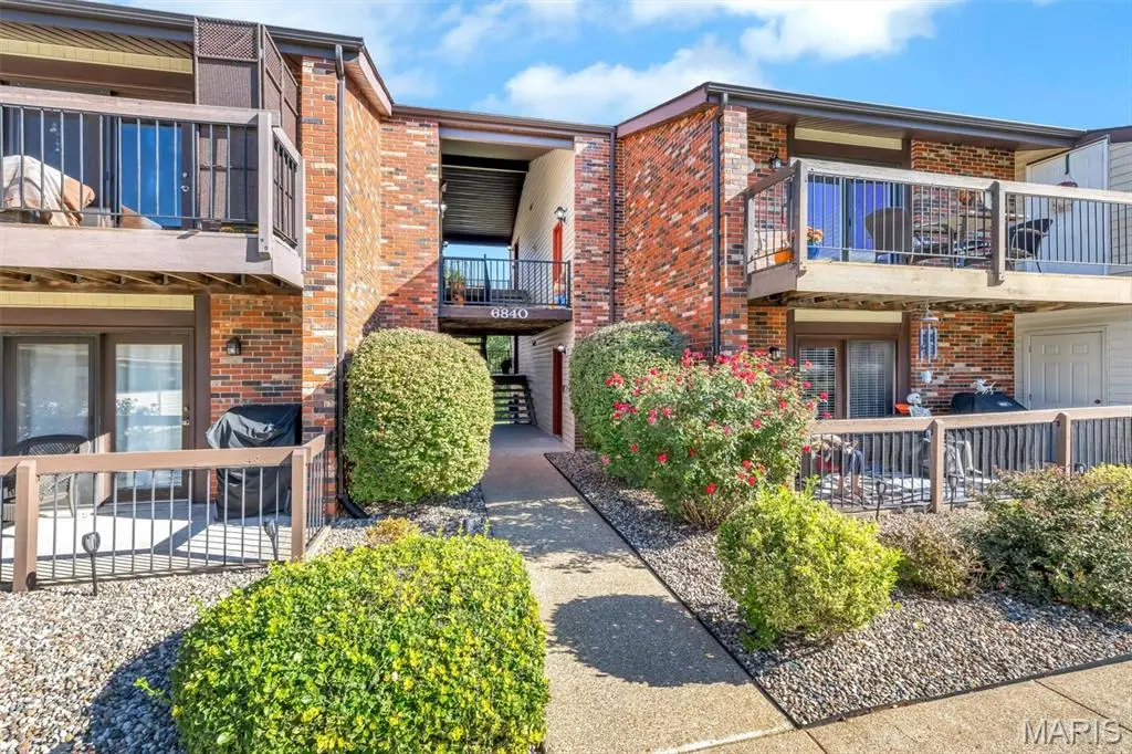 6840 Cottage Grove Lane #J, Saint Louis, MO 63129 - Image #1