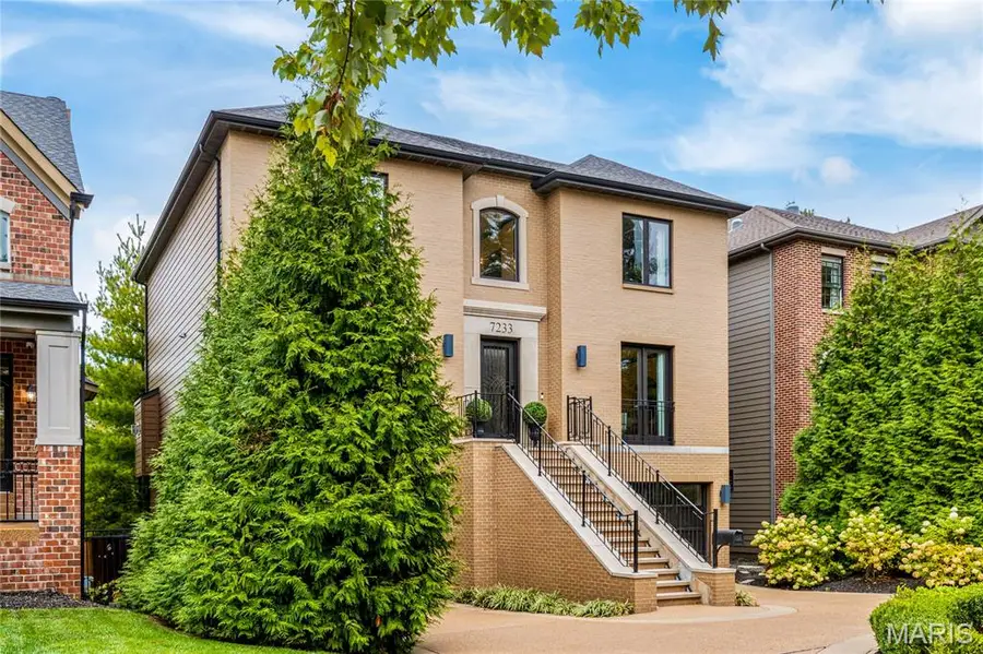 7233 Forsyth Boulevard, Hadley, MO 63105 - Image #3