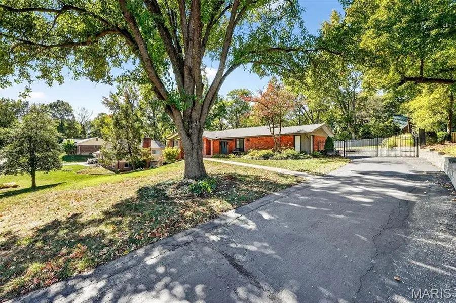 515 White Rose Lane, Olivette, MO 63132 - Image #2