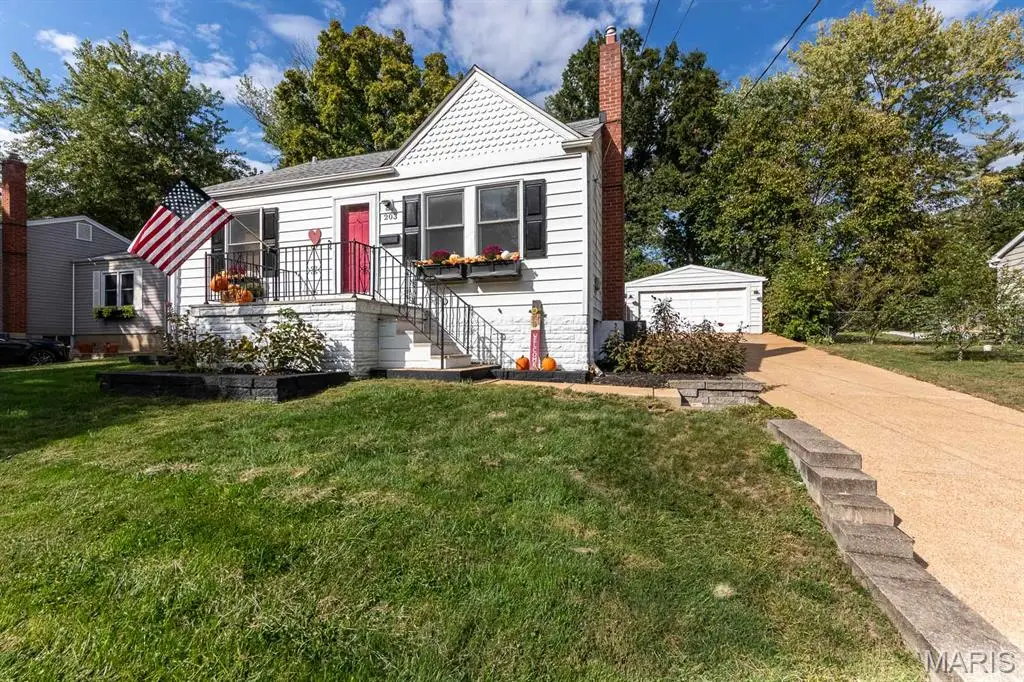 203 E Jackson Road, Webster Groves, MO 63119 - #1