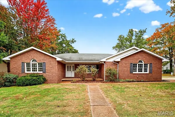 201 Oak Tree Drive, Columbia, IL 62236