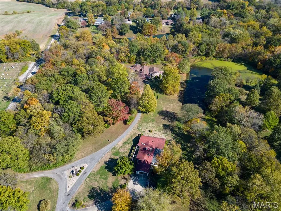 12746 Rolling Hills Drive, Trenton, IL 62293 - Image #3