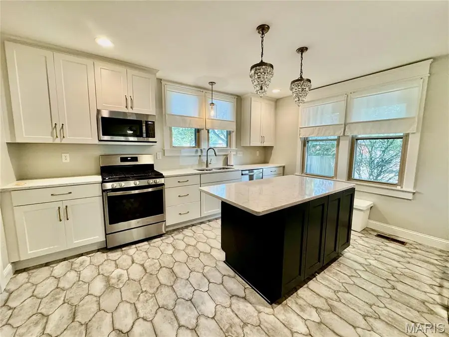 1222 Laurel Street, Highland, IL 62249 - Image #3