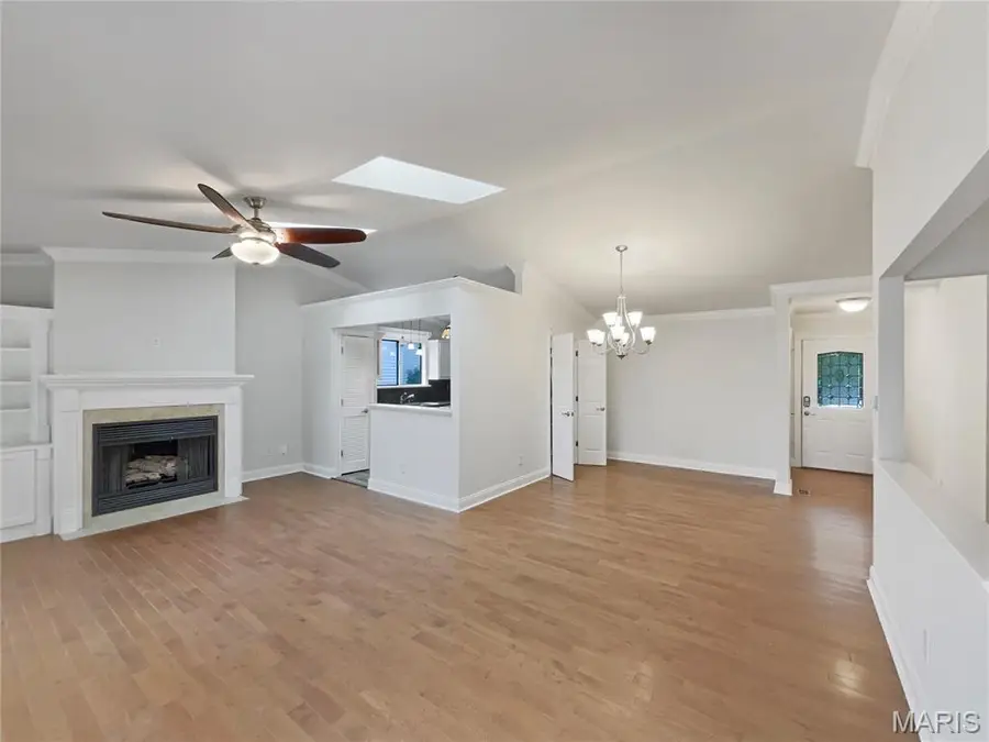 111 Barrington Drive, Saint Peters, MO 63376 - Image #2