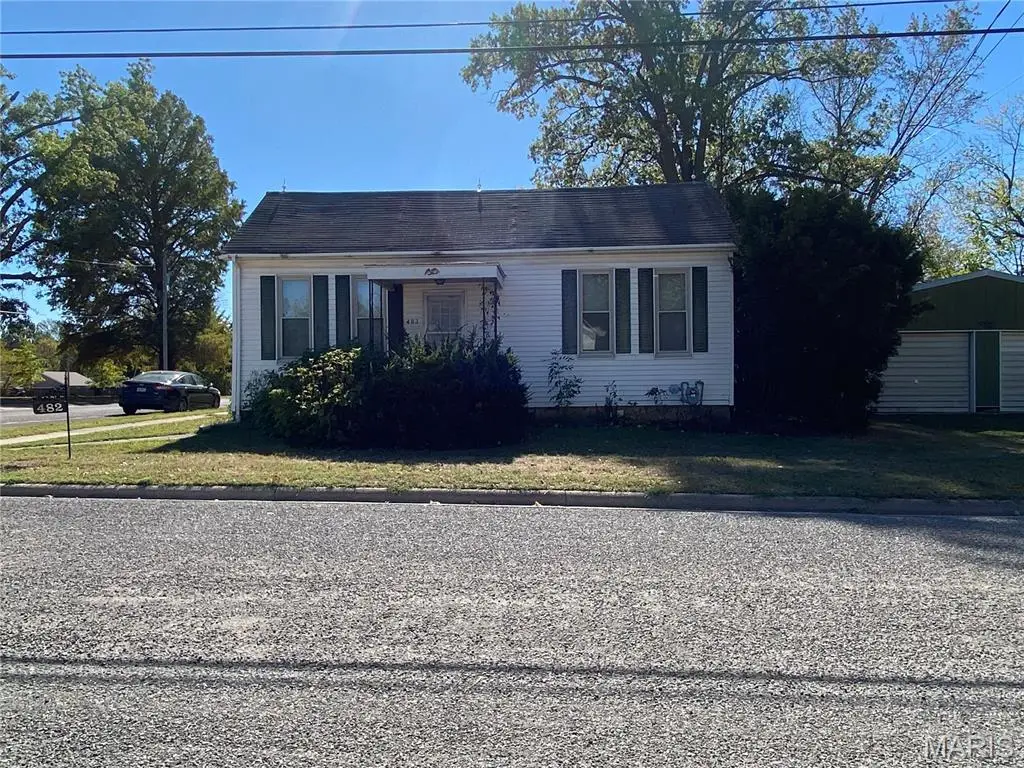 482 E Walnut Street, Nashville, IL 62263 - Image #1