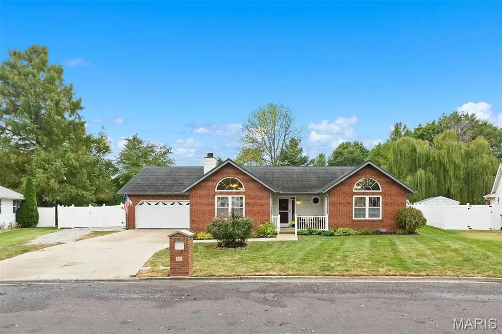939 Dere Bere Drive, Mascoutah, IL 62258 - Image #1