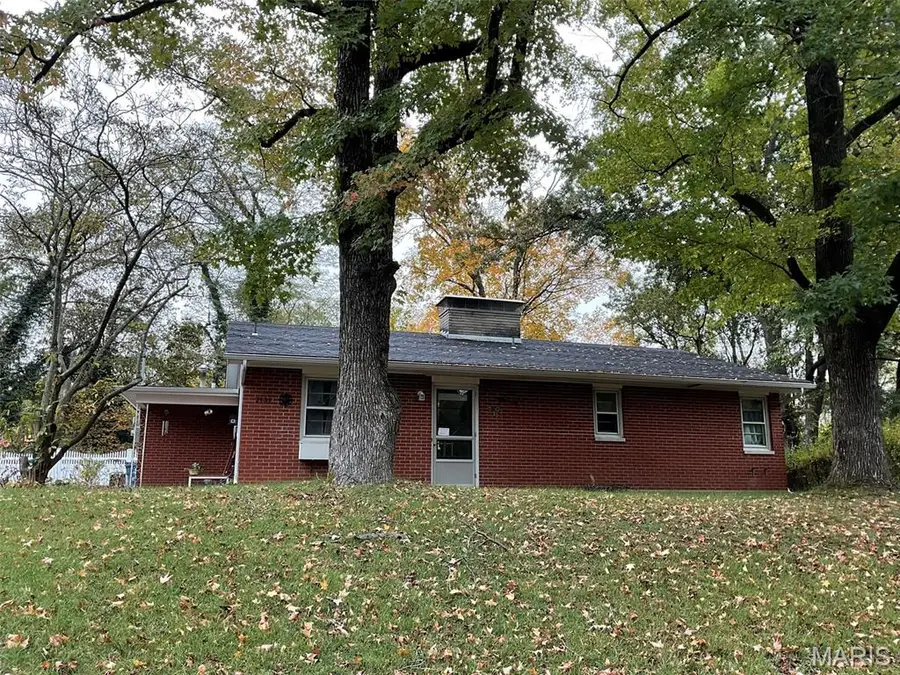 2131 Hill Crest Dr, Highland, IL 62249 - Image #3