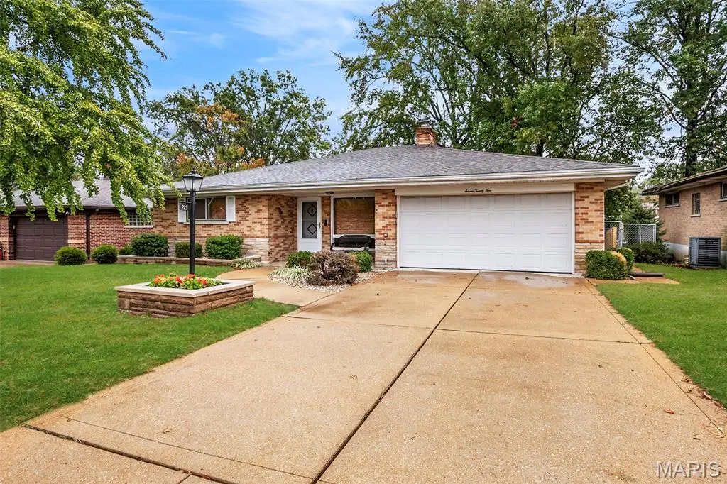 725 Buckley Road, Mehlville, MO 63125 - Image #1