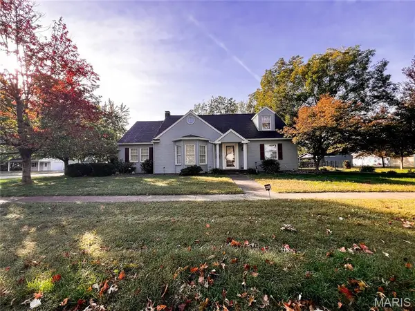 1310 Clinton Street, Carlyle, IL 62231