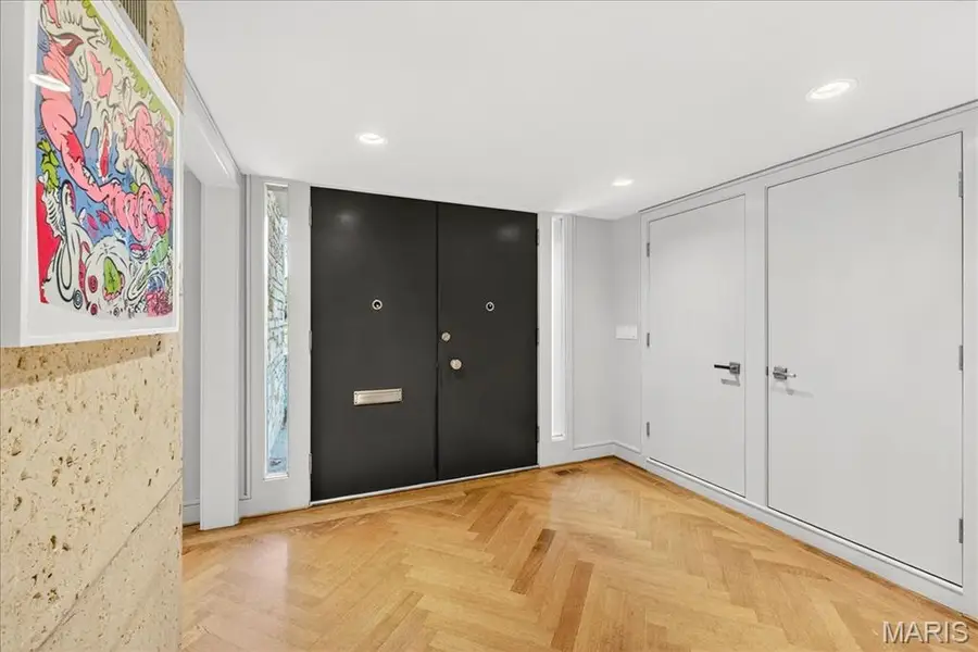 12 E Brentmoor Park, Clayton, MO 63105 - #2