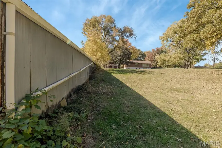 2264 W Frank Scott Parkway, Belleville, IL 62223 - Image #2