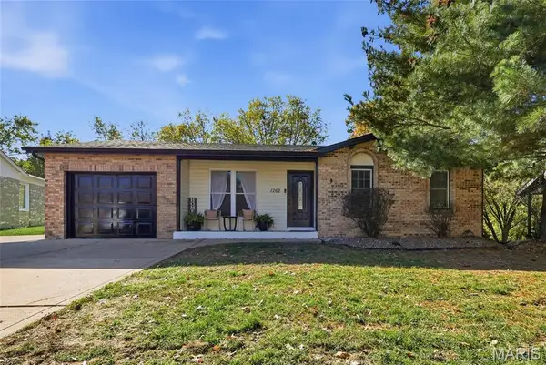 1262 Kings Trail Lane, Fenton, MO 63026