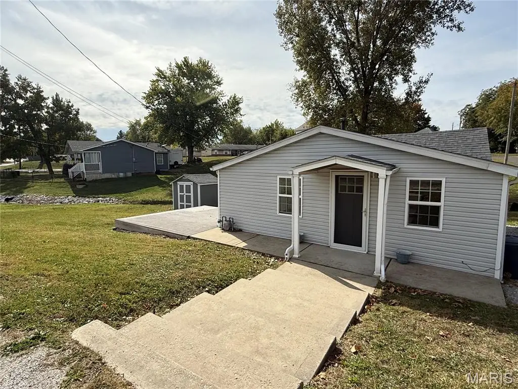 820 N Liberty Street, Jerseyville, IL 62052 - #1
