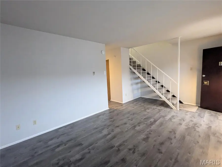 7411 Hazelcrest Drive, Hazelwood, MO 63042 - Image #2