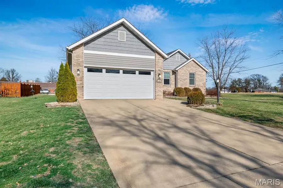 12 Colleen Drive, Edwardsville, IL 62025 - Image #3