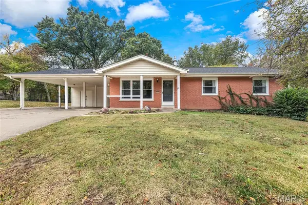 2221 Muegge Road, St Charles, MO 63303