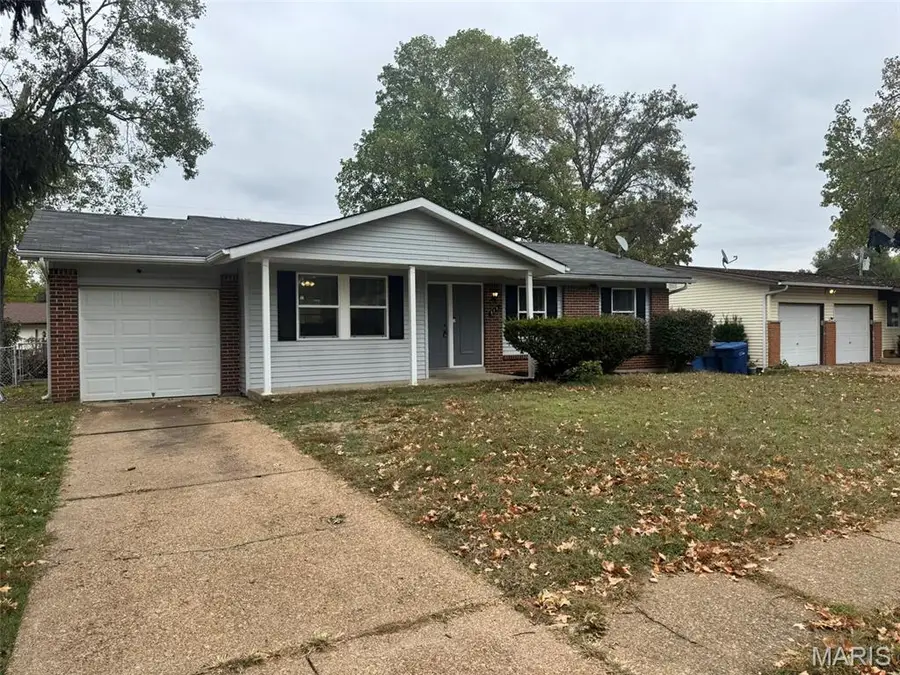 675 Lawnview Drive, Florissant, MO 63031 - Image #2