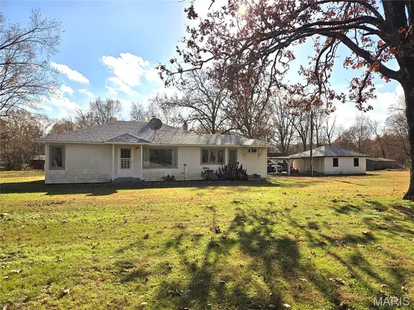 1978 Old Highway 60, Birch Tree, MO 65438