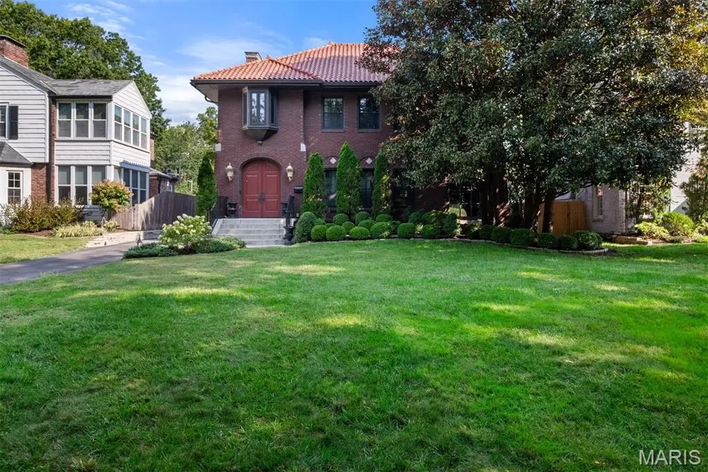 7061 Westmoreland Drive, Saint Louis, MO 63130 - Image #1