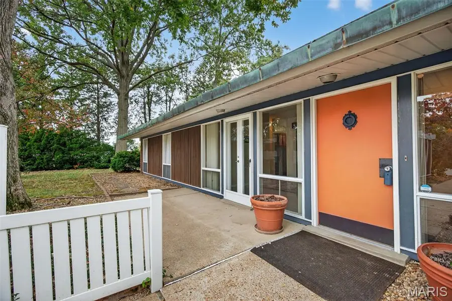 2649 Nahn Drive, Oakville, MO 63129 - Image #2