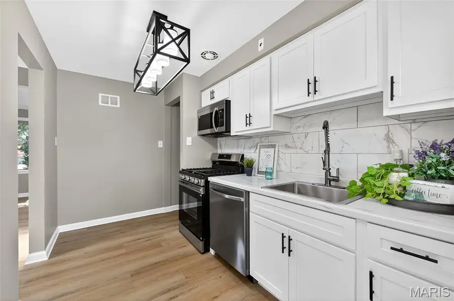 9712 Griffin Drive, Saint Louis, MO 63137 - Image #3