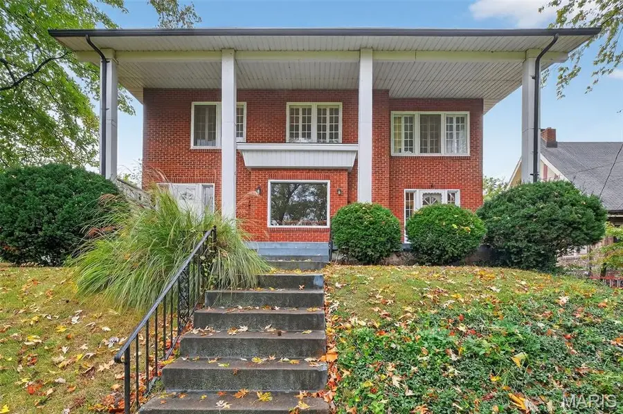 9914 Parkway Drive, Saint Louis, MO 63137 - Image #2