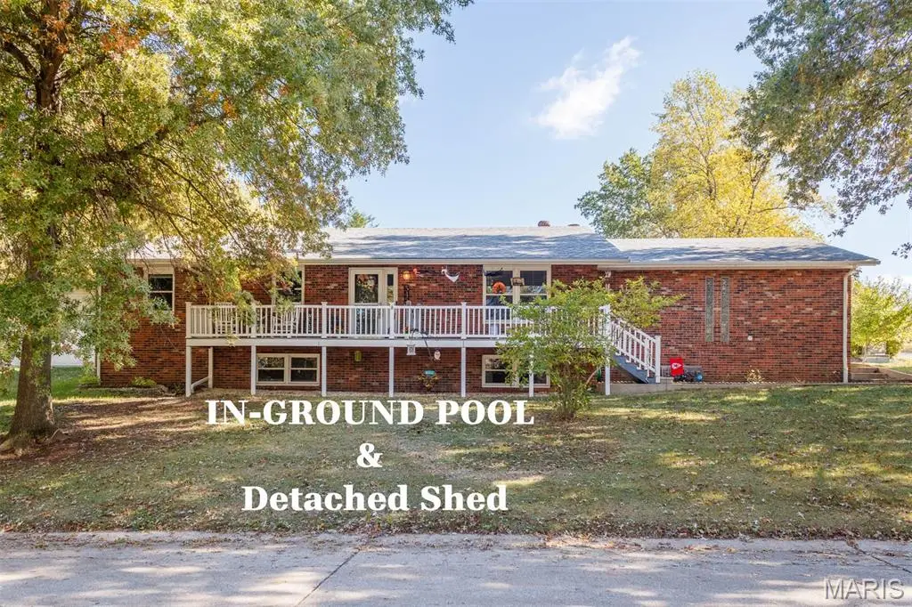 345 Valley View, Carlyle, IL 62231 - #1