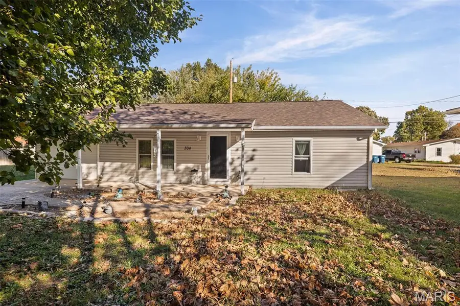 304 Indiana Avenue, South Roxana, IL 62087 - Image #2