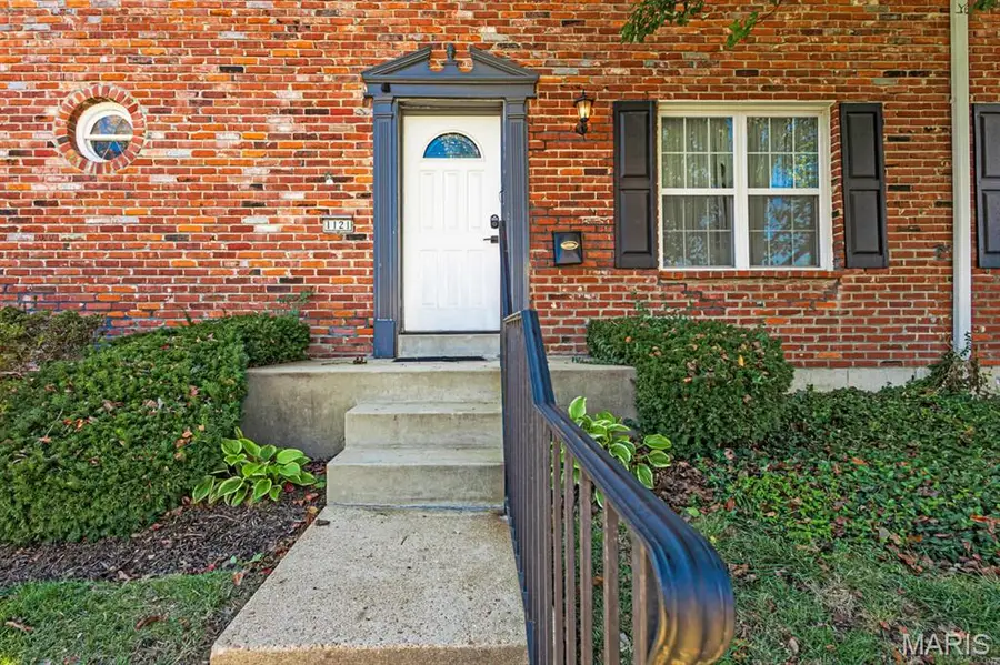 1121 Matador Drive, Chesterfield, MO 63141 - Image #2