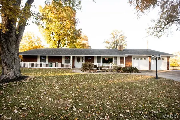 1300 Duval Drive, Godfrey, IL 62035