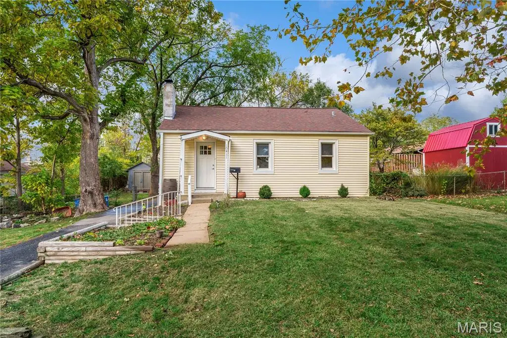 10411 Maddox Place, Saint Louis, MO 63114 - Image #1