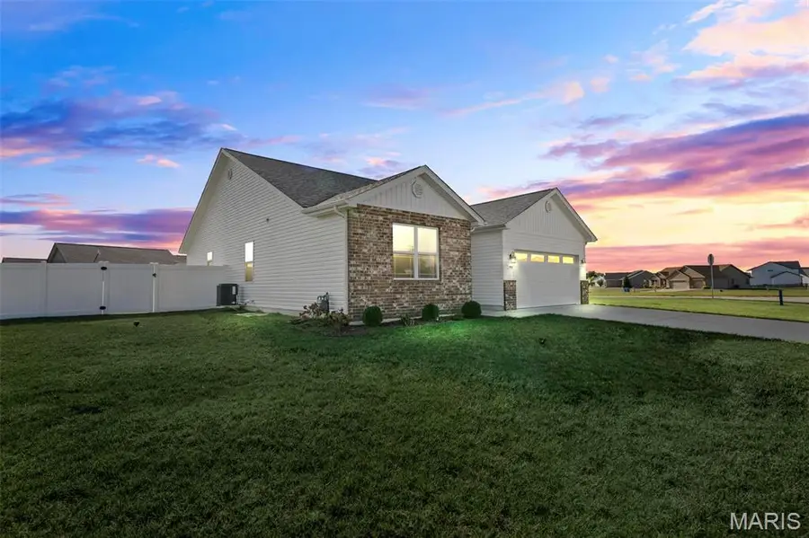 3400 Barton Drive, Shiloh, IL 62221 - #2