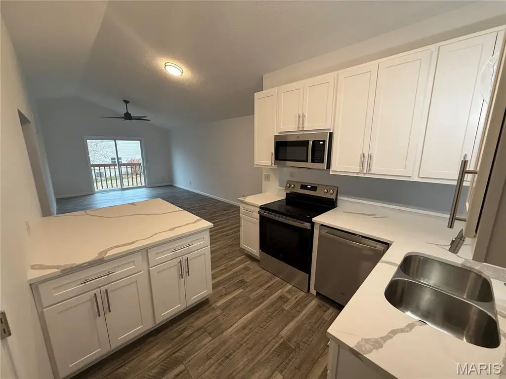 12910 Autumn View Drive, Saint Louis, MO 63146 - Image #1