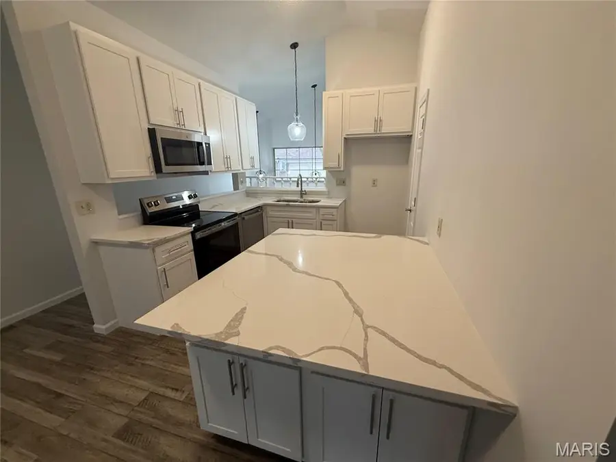 12910 Autumn View Drive, Saint Louis, MO 63146 - Image #3