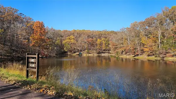 60 N Lake Sherwood Drive, Lake Sherwood, MO 63357