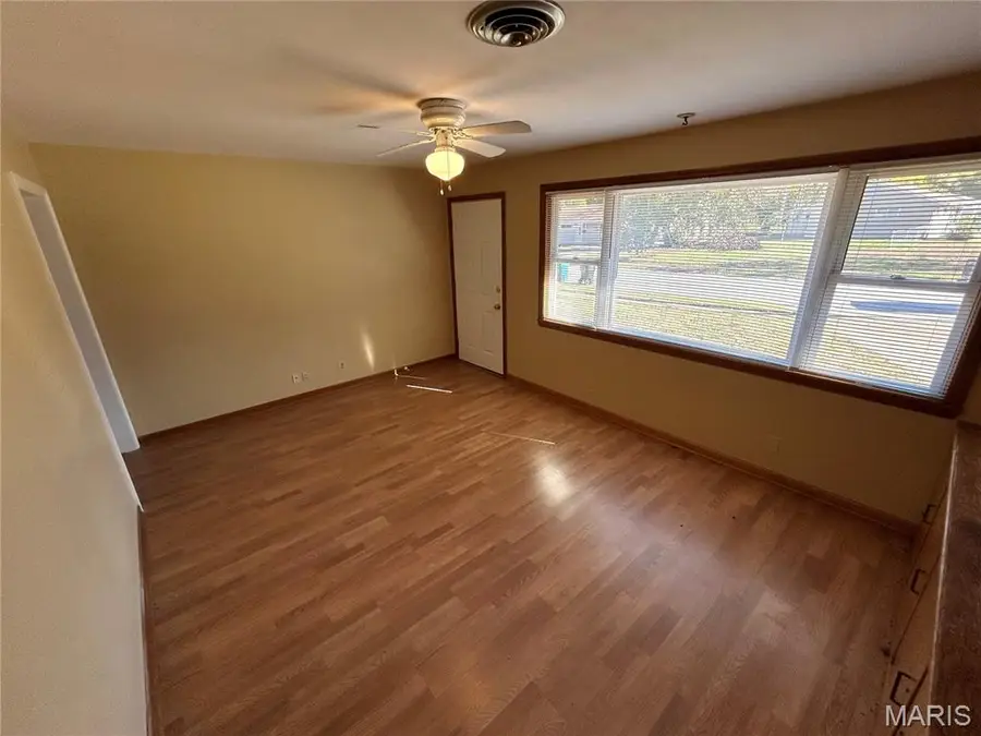 5515 Holborn Drive, Normandy, MO 63121 - Image #3