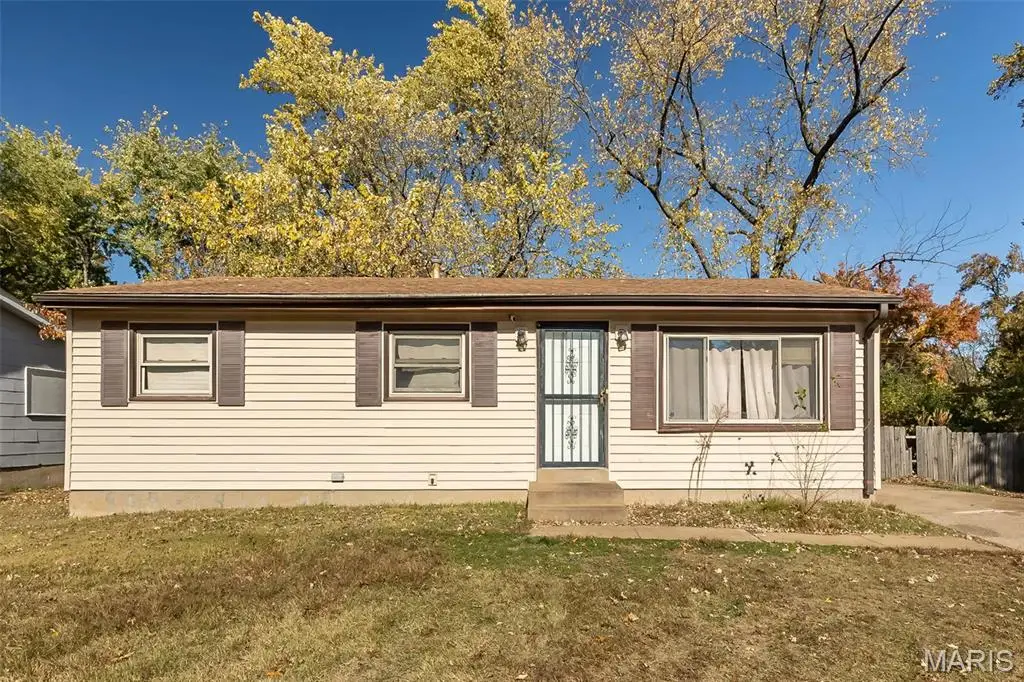 1427 Fairmeadows Lane, Saint Louis, MO 63138 - Image #1