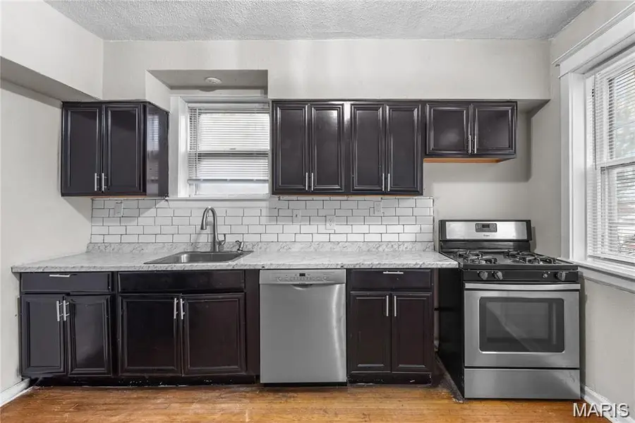 4134 Minnesota Avenue, Saint Louis, MO 63118 - #3