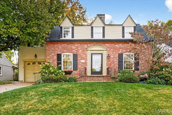 646 Hollywood Place, Webster Groves, MO 63119